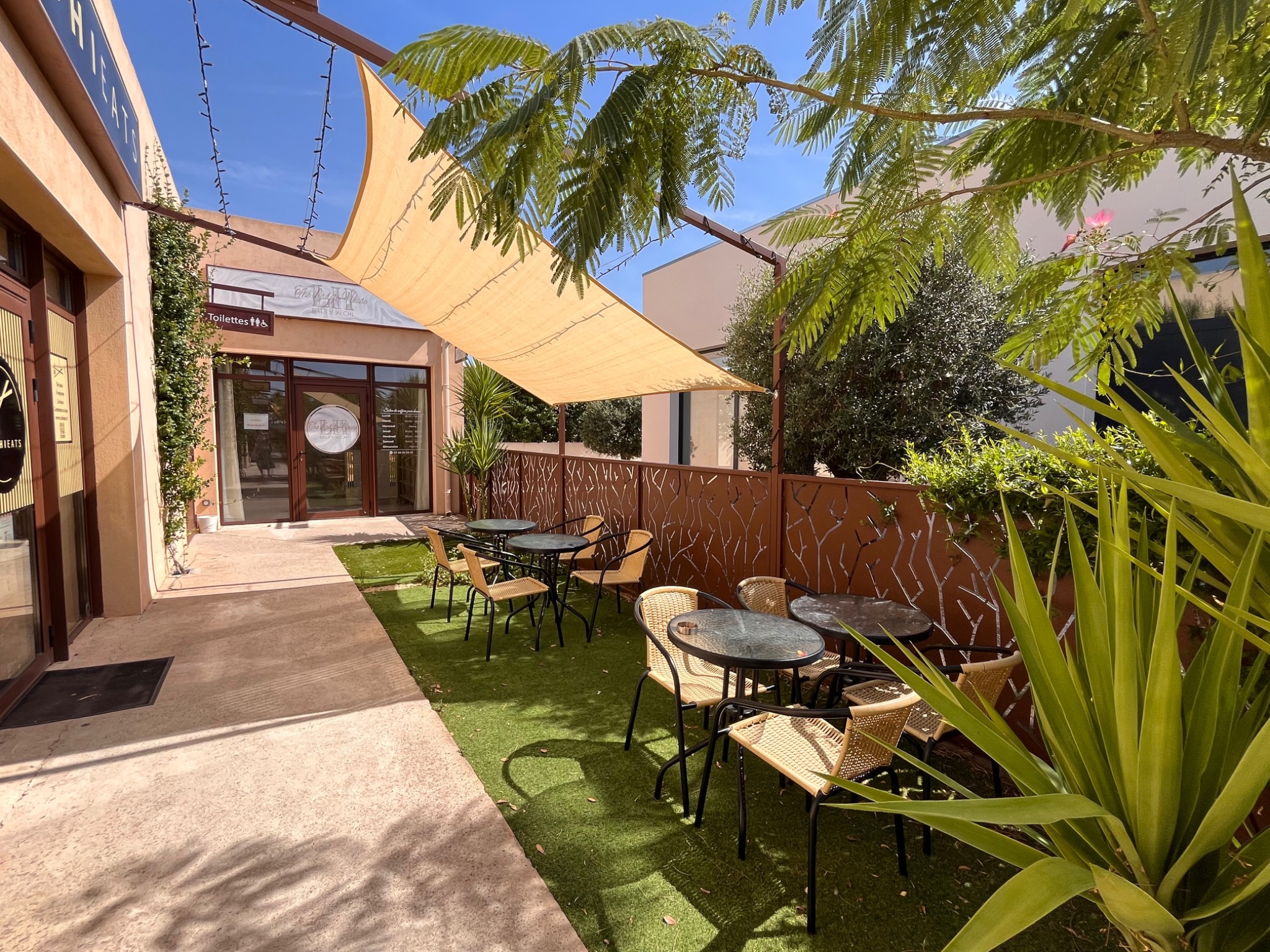 Accès et terrasse du Local 4